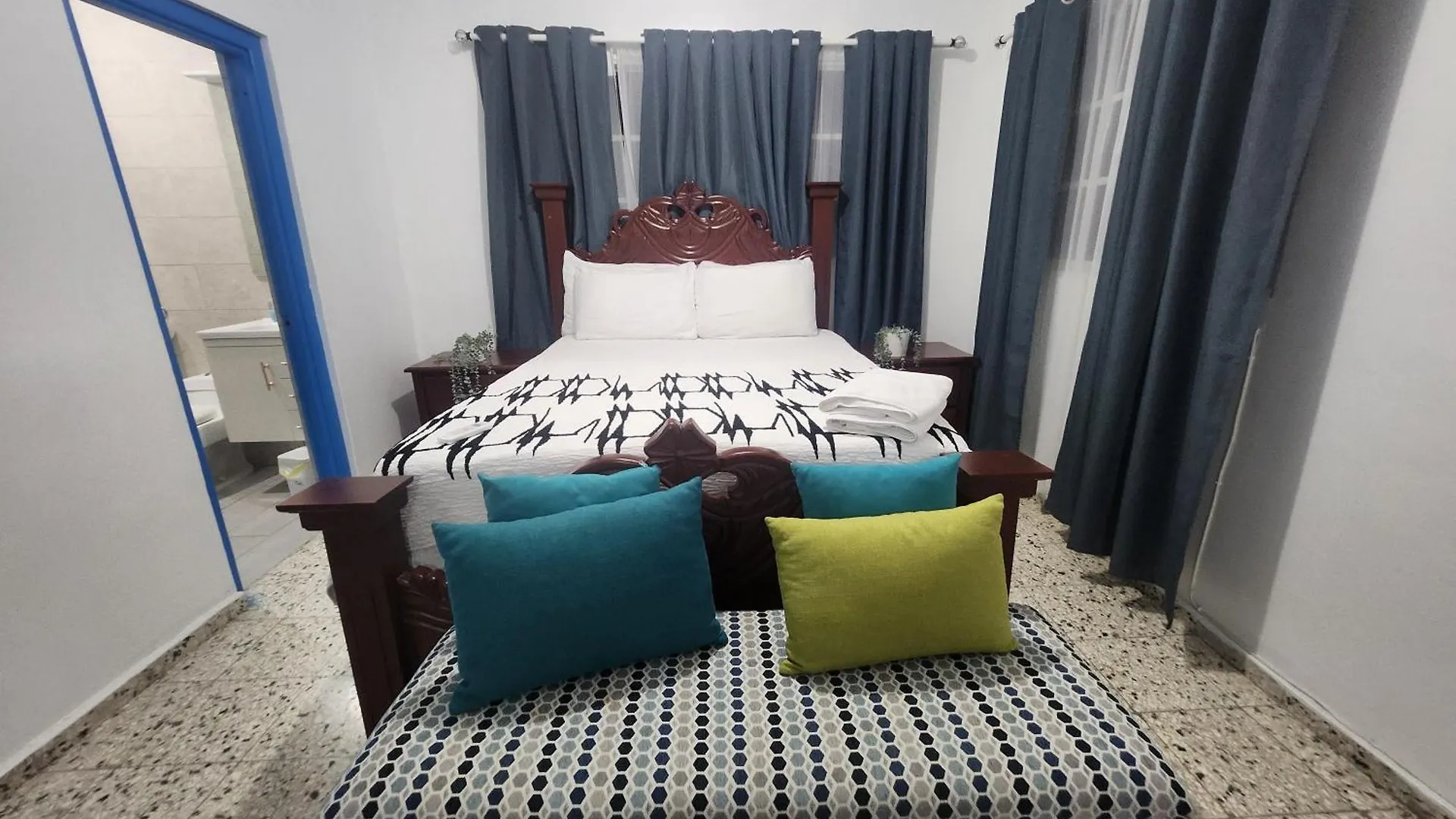Private House With Pool, Ac, Bbq, Fast Wi-Fi, Pet & Family Friendly, Near Colonial Zone, Mirador Sur Park & Ocean, In Santo Domingo别墅 度假居